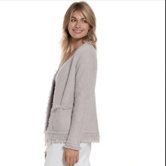 Barefoot Dreams Cozychic Light Gray Fringed Jacket Cardigan Sweater Size Medium - Picture 3 of 8